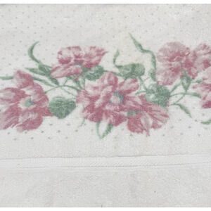 Vintage Utica J P Stevens White Pink Pastel Butterfly Floral Bath Towel‎ U.S.A.